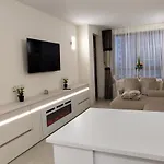 Skyline Sea View - център златни пясъци, първа линия * Golden Sands