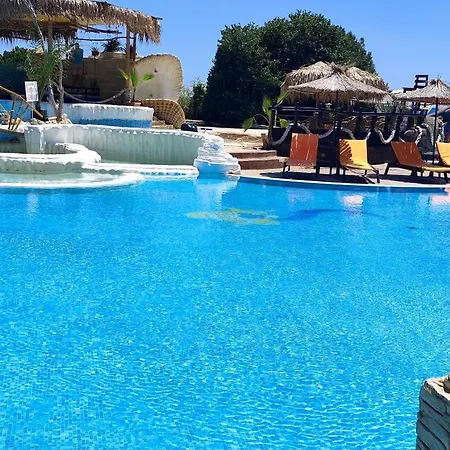 Skyline Sea View - център златни пясъци, първа линия Апартамент