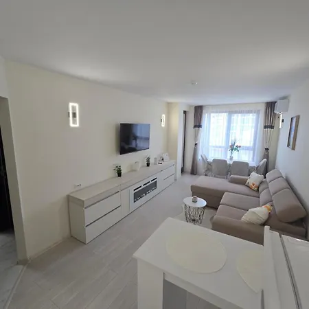 Skyline Sea View - център златни пясъци, първа линия Apartmán