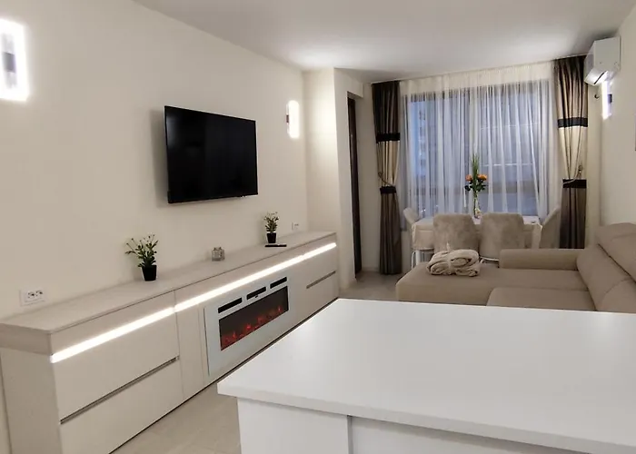 Skyline Sea View - център златни пясъци, първа линия * גולדן סנדס