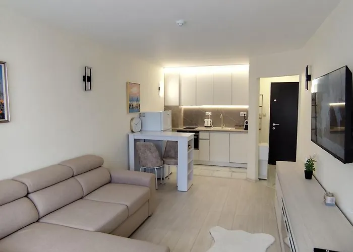 דירה Skyline Sea View - център златни пясъци, първа линия *